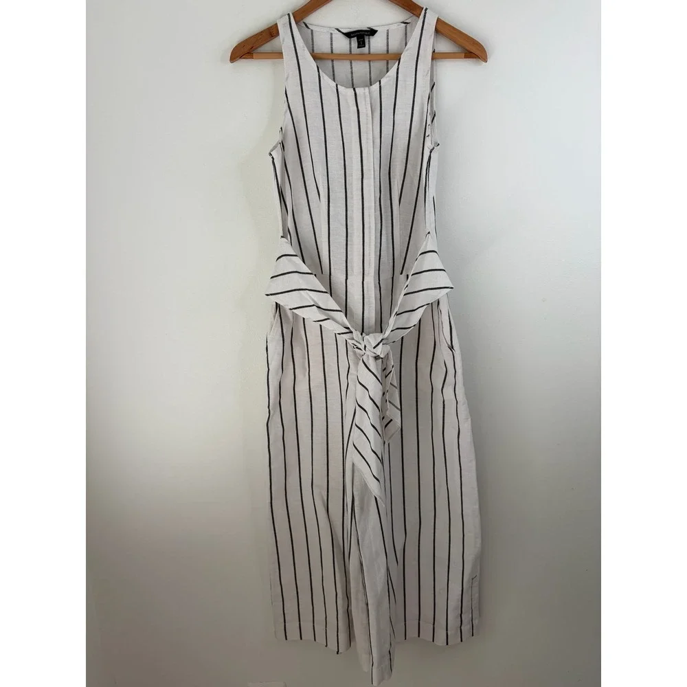 Banana Republic sleeveless linen